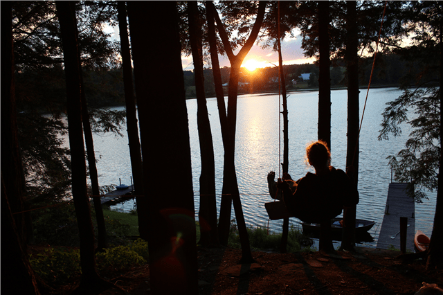 GRAND PRIZE: Swinging Into Summer, Lisa Leadbeater