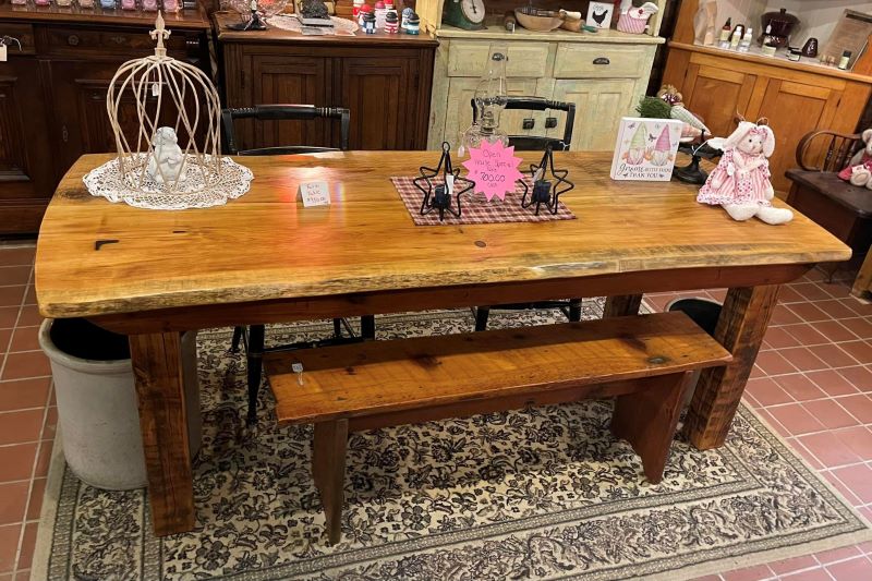 Country Store Antiques & Decor