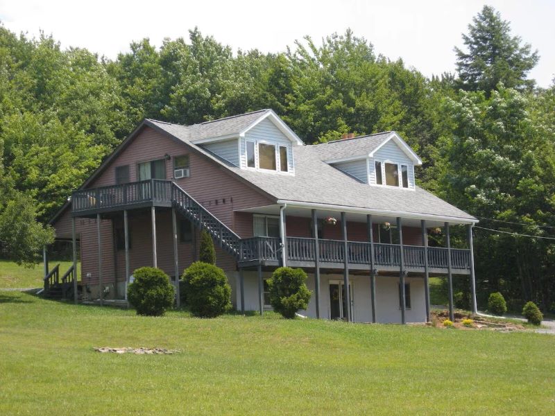 Lusch Acres Lodge
